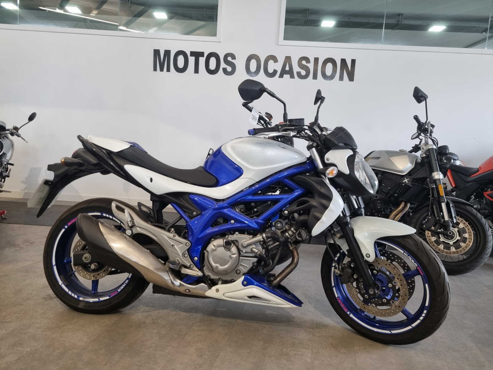 SUZUKI GLADIUS 650
